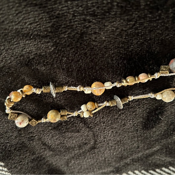 Native Roots Lace Agate Necklace - Picture 3 of 7